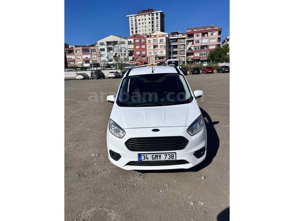 Sahibinden Ford Tourneo Courier 1.5 TDCi Journey Titanium 2023 Model  74.000 km Beyaz
