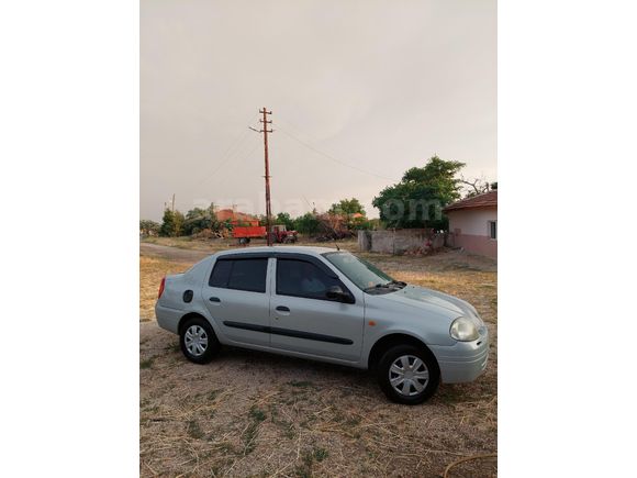 Tertemiz clio düşük km bakımlı takas teklifleri değerlendirilir!!!
