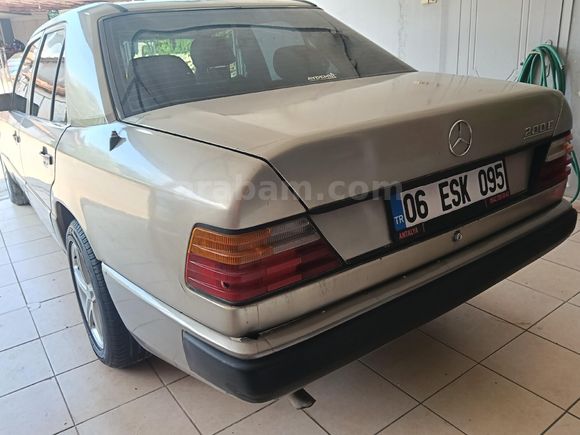 Galeriden Mercedes - Benz E 200 1987 275.000 TLAntalya