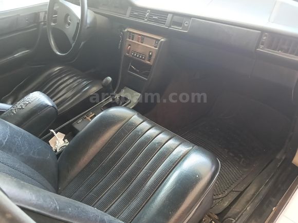Galeriden Mercedes - Benz E 200 1987 275.000 TLAntalya