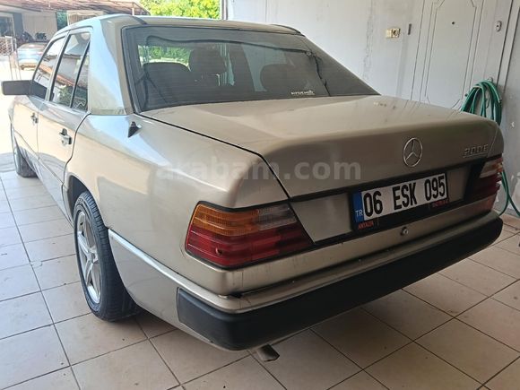 Galeriden Mercedes - Benz E 200 1987 275.000 TLAntalya