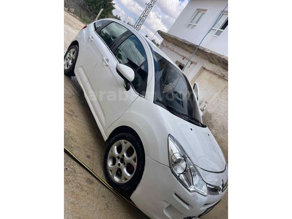 Sahibinden Citroen C3 1.4 VTi Collection 2013 Model  135.000 km Beyaz