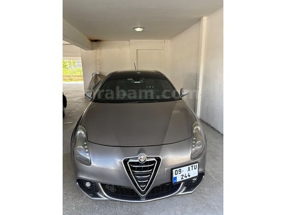Sahibinden Alfa Romeo Giulietta 1 Gri Deri koltuk+Açılır Tavan