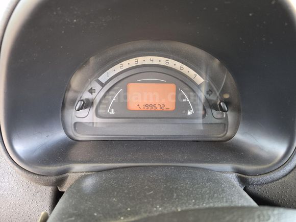 Sahibinden Citroen C3 1.4 SX 2005 Model  200000 km Kırmızı