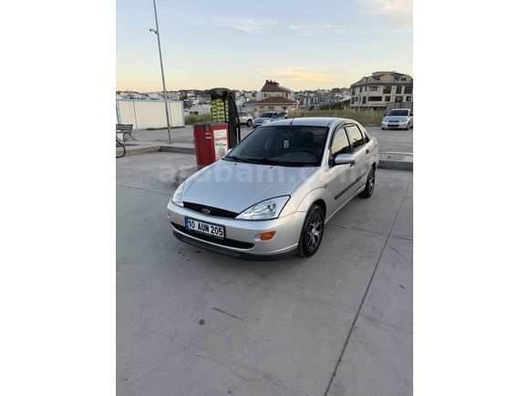Sahibinden Hasar kayıtsız Ford Focus 1.6 Ambiente 2000 Model 