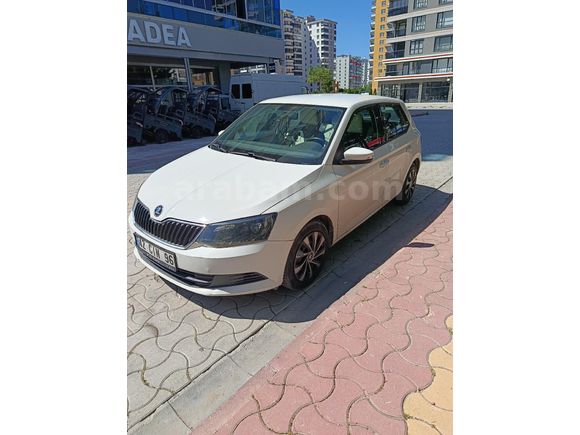 Sahibinden Skoda Fabia 1.0 GreenTec Ambition 2015 Model
