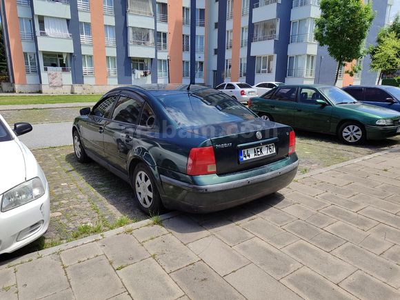 Sahibinden Volkswagen Passat 1.8 Basic 1997 Model