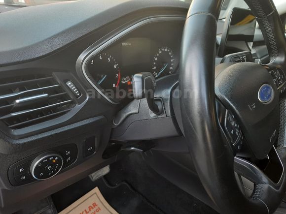 Galeriden Ford Focus 1.5 Ti-VCT Titanium 2023 Model İzmir
