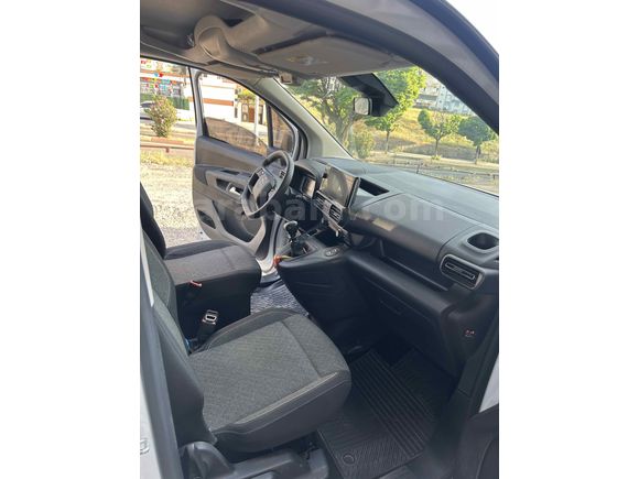 Sahibinden Opel Combo 1.5 CDTI Essentia 2024 Model 