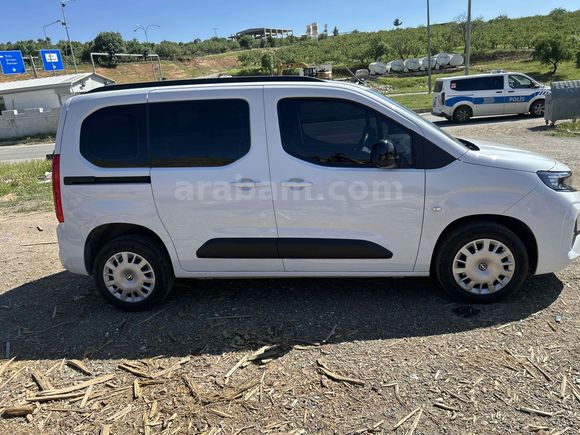 Sahibinden Opel Combo 1.5 CDTI Essentia 2024 Model 