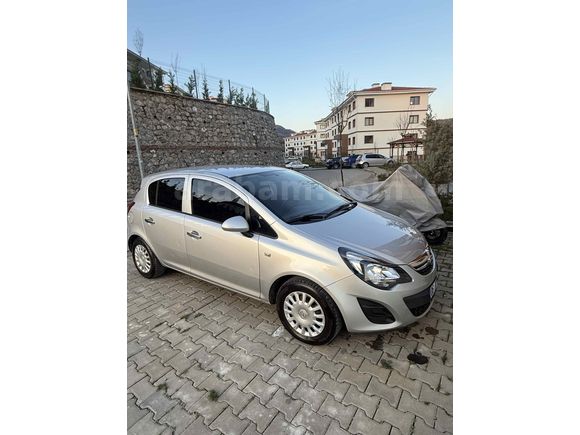Sahibinden Opel Corsa 1.2 Twinport Sadece 83.bin km Essentia 2014 Model 