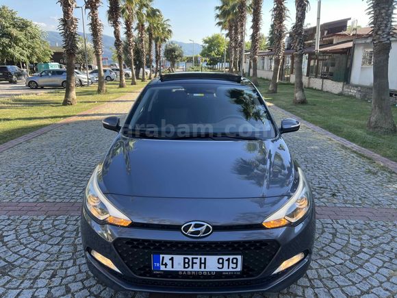 Sahibinden Cam tavanlı Hyundai i20 1.4 MPI Elite 2016 Model 