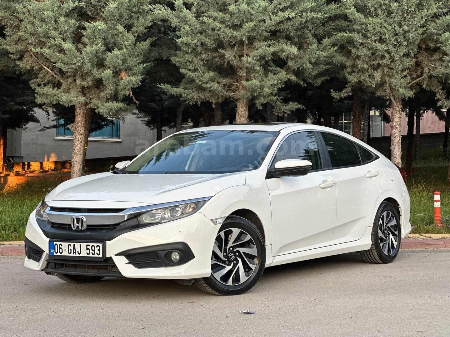 Galeriden Honda Civic 1.6i VTEC Eco Elegance 2016 Model Ankara 85.000 km Beyaz 1