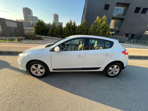 2011 Megane 3 Expression | 129 Bin Km | Bakımlı | Muayene Yeni | Masrafsız | Çok Temiz