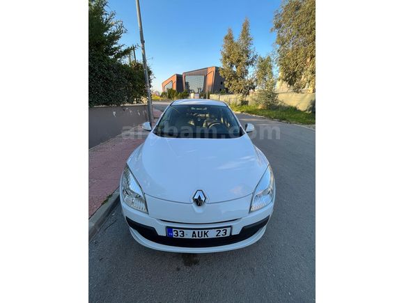 2011 Megane 3 Expression | 129 Bin Km | Bakımlı | Muayene Yeni | Masrafsız | Çok Temiz