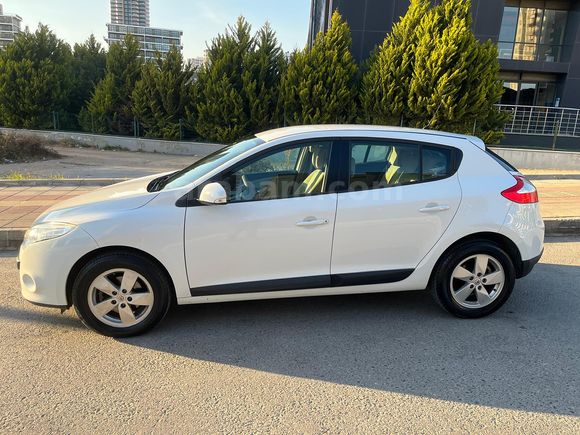 2011 Megane 3 Expression | 129 Bin Km | Bakımlı | Muayene Yeni | Masrafsız | Çok Temiz