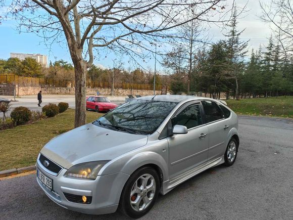 Sahibinden Ford Focus 1.6 Ghia 2005 Model 