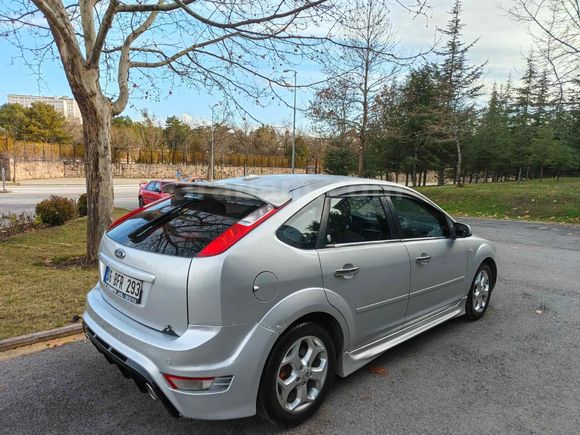 Sahibinden Ford Focus 1.6 Ghia 2005 Model 