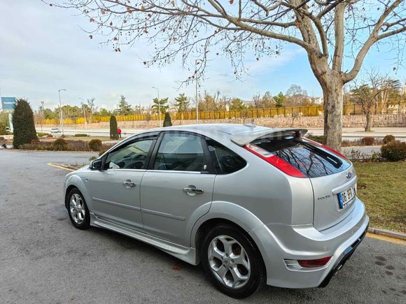 Sahibinden Ford Focus 1.6 Ghia 2005 Model 