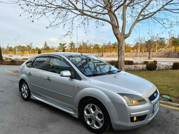 Sahibinden Ford Focus 1.6 Ghia 2005 Model 