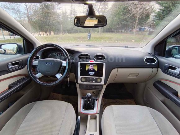 Sahibinden Ford Focus 1.6 Ghia 2005 Model 