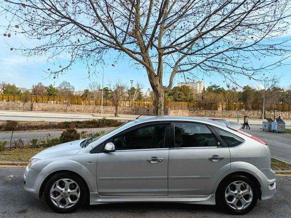 Sahibinden Ford Focus 1.6 Ghia 2005 Model 