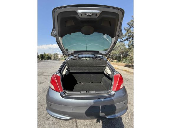  Peugeot 207 1.4 Trendy 2010 Model 