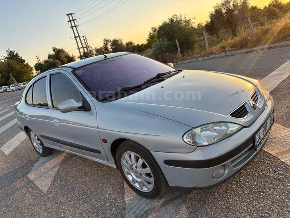 Sahibinden Renault Megane 1.6 Dynamique 2003 Model  178.000 km Gri (Gümüş)