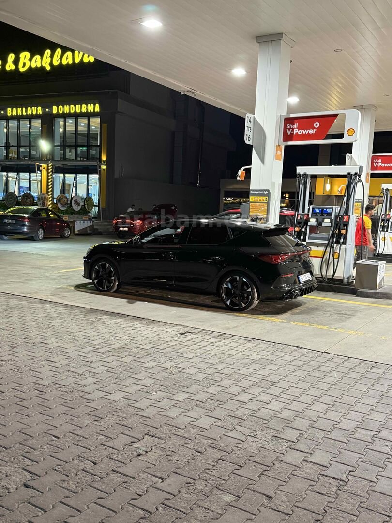 Sahibinden Cupra Leon 1.5 eTSI Standart 2023 Model İstanbul 86.000 km Siyah 3