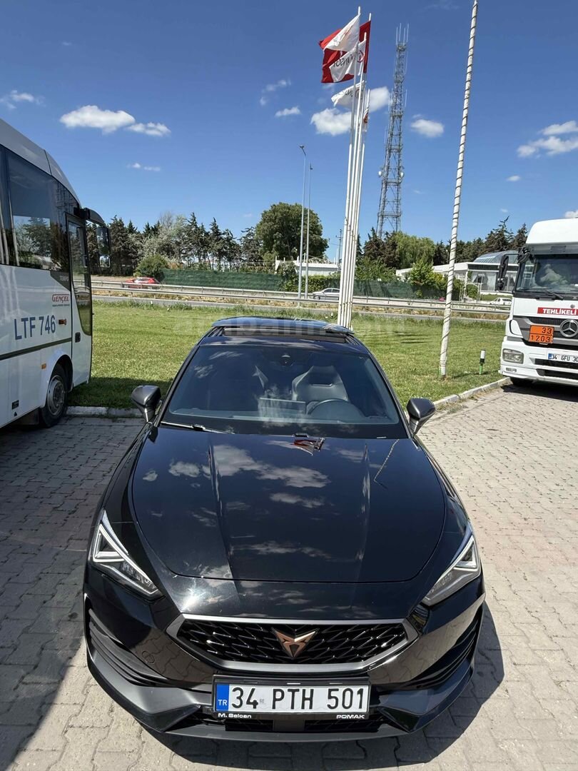 Sahibinden Cupra Leon 1.5 eTSI Standart 2023 Model İstanbul 86.000 km Siyah 4