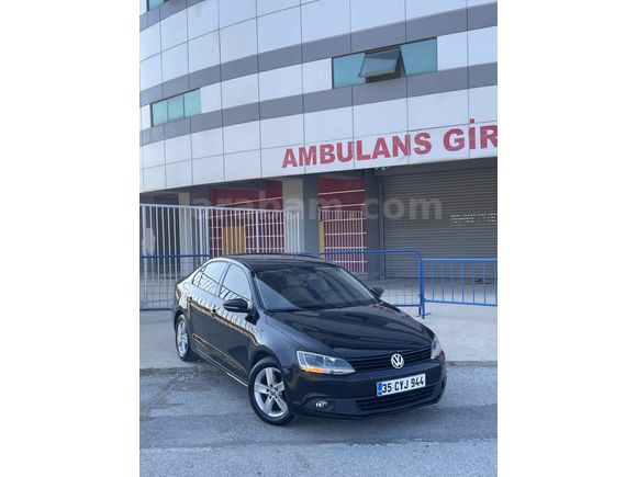 Sahibinden Volkswagen Jetta 1.6 TDi Trendline 2014 Model  248.000 km Siyah