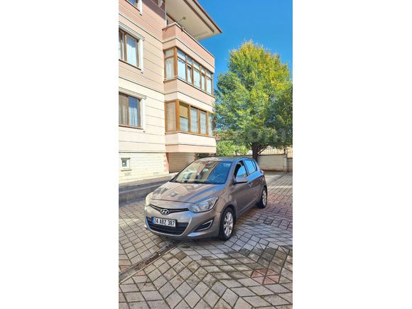 Sahibinden Hyundai i20 1.4 CVVT Sense 2012 Model