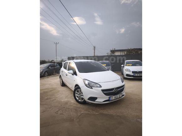 düşük kilometre de polis memurundan opel corsa 1,2 essantia 2015 model