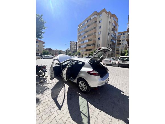 Sahibinden Renault Megane 1.6 Touch Plus 2015 Model 