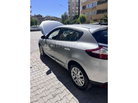Sahibinden Renault Megane 1.6 Touch Plus 2015 Model 