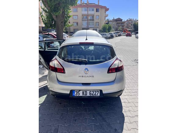 Sahibinden Renault Megane 1.6 Touch Plus 2015 Model 