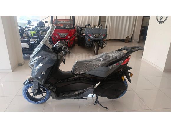 Sahibinden Arora Max Pro 125 2025 model garanti devam ediyor wogen 52 lt çanta ile verilec