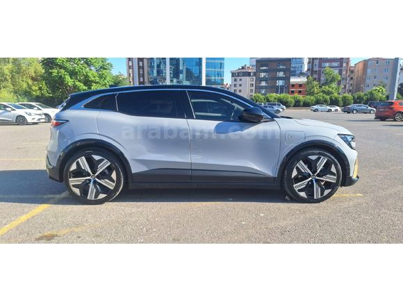 Sahibinden Renault Megane E-Tech Iconic 2024 Model