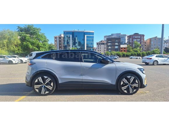 Sahibinden Renault Megane E-Tech Iconic 2024 Model