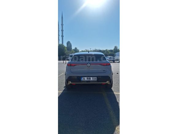 Sahibinden Renault Megane E-Tech Iconic 2024 Model
