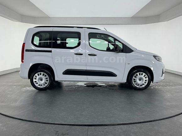 otomobil Opel Combo 1.5 D Essential