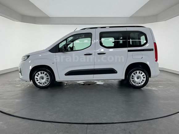 otomobil Opel Combo 1.5 D Essential