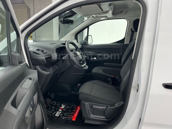 otomobil Opel Combo 1.5 D Essential