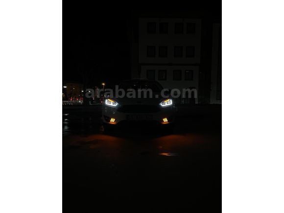 Sahibinden Ford Focus 1.6 Ti-VCT Trend X 2018 Model  42.000 km Beyaz