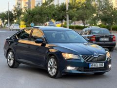 BOYASIZ SKODA SÜPER B 1.4 TSİ GRENTEC ACTİVE 125 HP CAM TAVAN