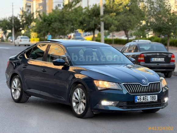 BOYASIZ SKODA SÜPER B 1.4 TSİ GRENTEC ACTİVE 125 HP CAM TAVAN