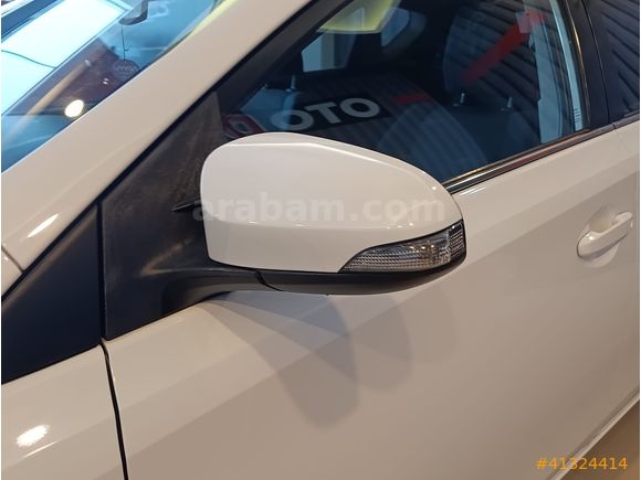 2013 TOYOTA AURİS 1.4D-4D ACTİVE SKYPACK CM TVN HATASIZ AYARINDA