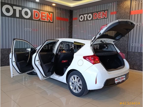 2013 TOYOTA AURİS 1.4D-4D ACTİVE SKYPACK CM TVN HATASIZ AYARINDA