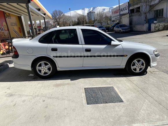 Sahibinden Opel Vectra motor mükemmel 
