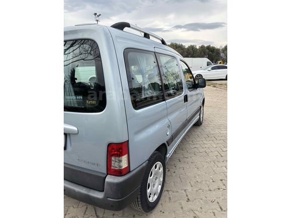 Sahibinden partner 2006 model 154.000KM’de klimalı  